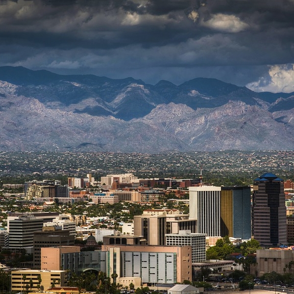 Tucson, Arizona skyline