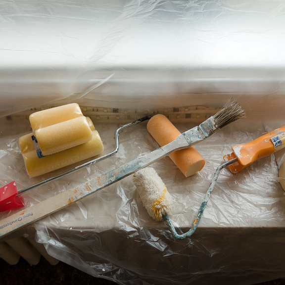 Painter-Working-Painting-Renovate-Delete-Work-1186336.jpg