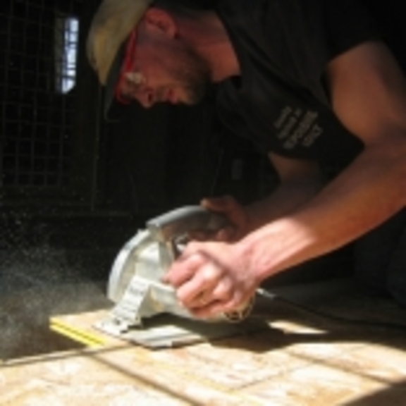 freestockphotos_saw.jpg